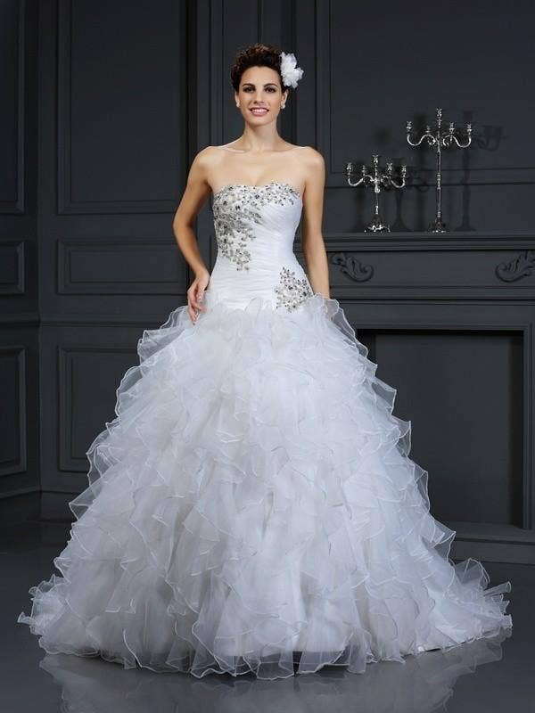 50 Best Wedding Dresses And Bridal Gowns Trending In 2018 Yourtango 0924